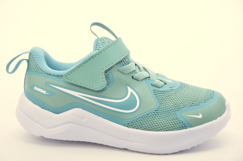 NIKE Cosmic runner