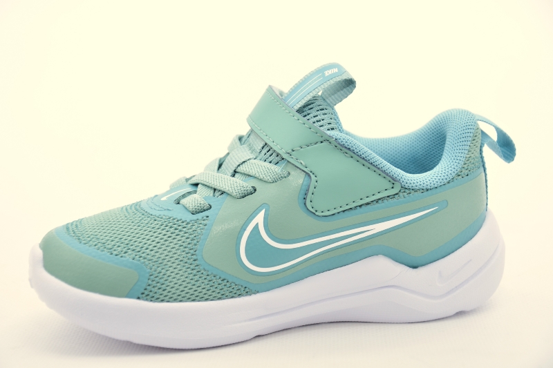 NIKE Cosmic runner