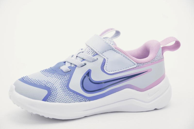 NIKE Cosmic Runner Barn