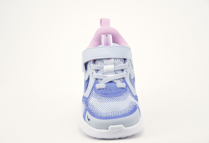 NIKE Cosmic Runner Barn